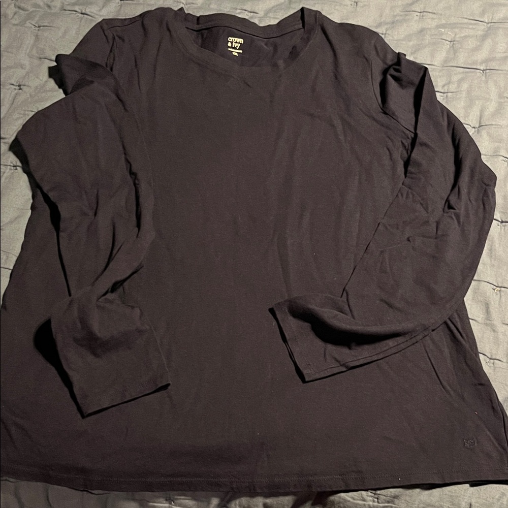 Crown & Ivy Navy Long Sleeve Tee